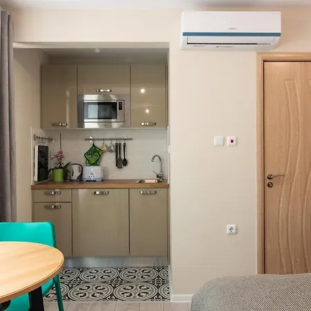 The Cozy Studio, Centre וארנה
